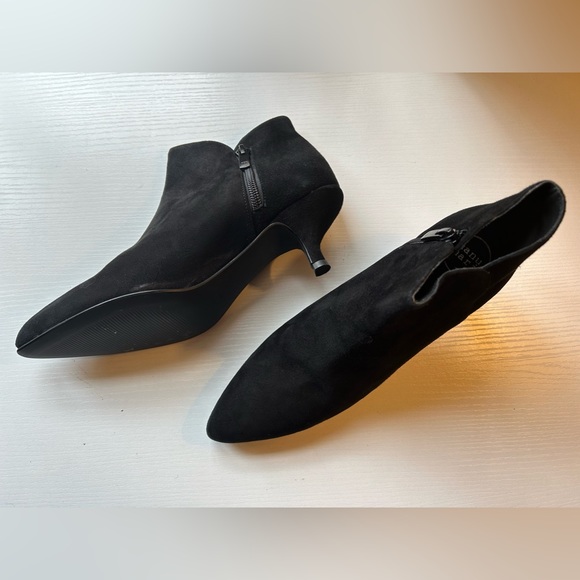 NWOT black Suede kitten ankle heel boots Italian Sz 38 - Picture 7 of 7